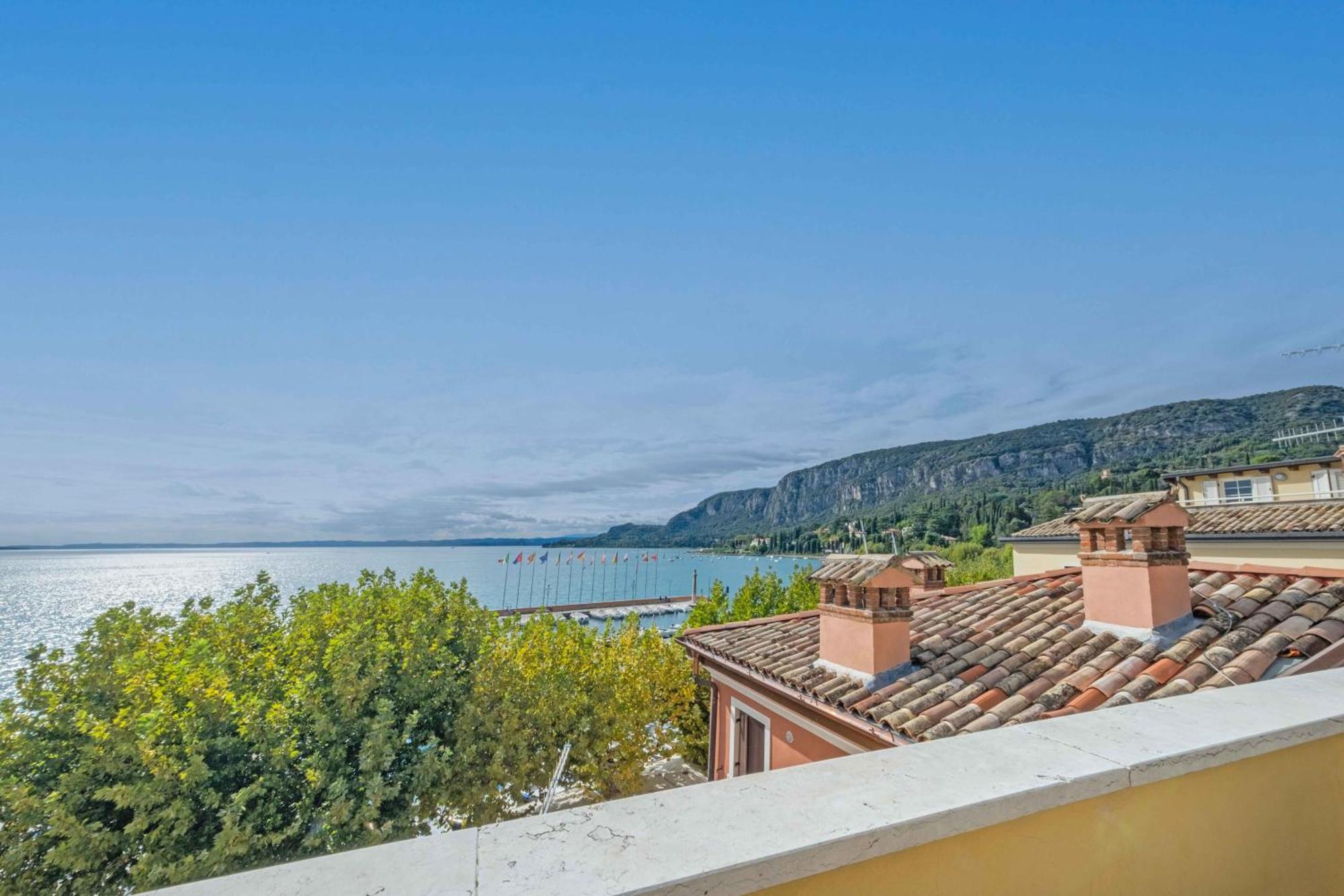Apartmentsgarda - Baia Del Garda 5 Exterior foto