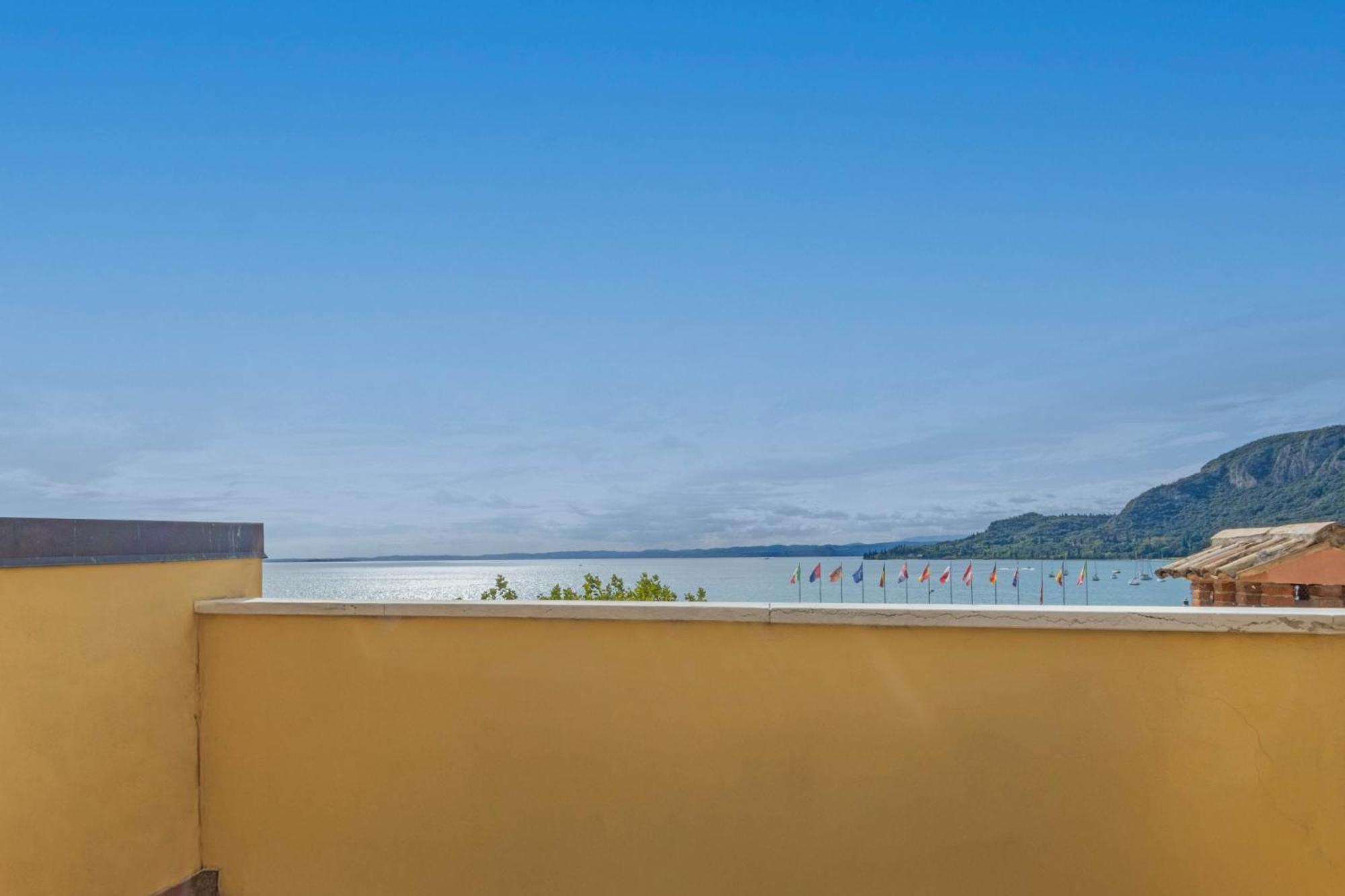 Apartmentsgarda - Baia Del Garda 5 Exterior foto